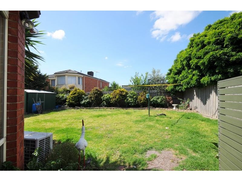 35 Manchester Drive, Skye VIC 3977