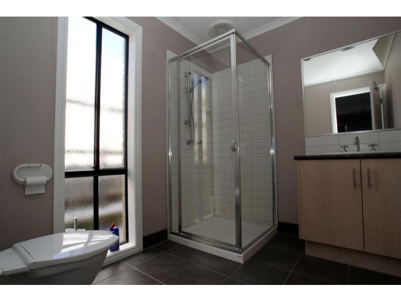 2 Venezia Way, Skye VIC 3977