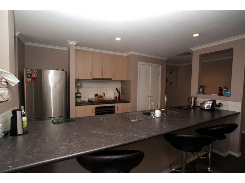 2 Venezia Way, Skye VIC 3977