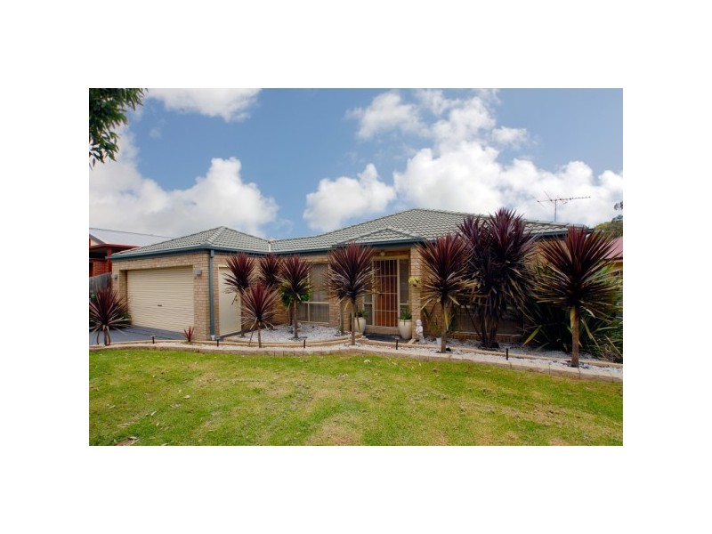 19 Hooper Drive, Skye VIC 3977
