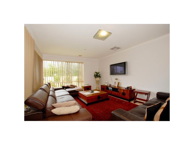 19 Hooper Drive, Skye VIC 3977