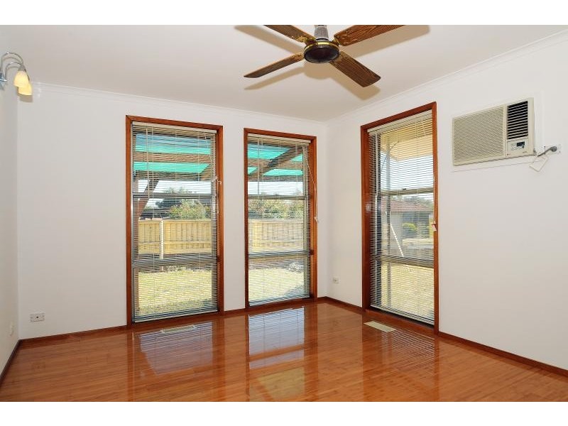 2 Rowan Court, Frankston North VIC 3200