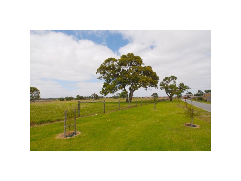 17 Postregna Way, Skye VIC 3977
