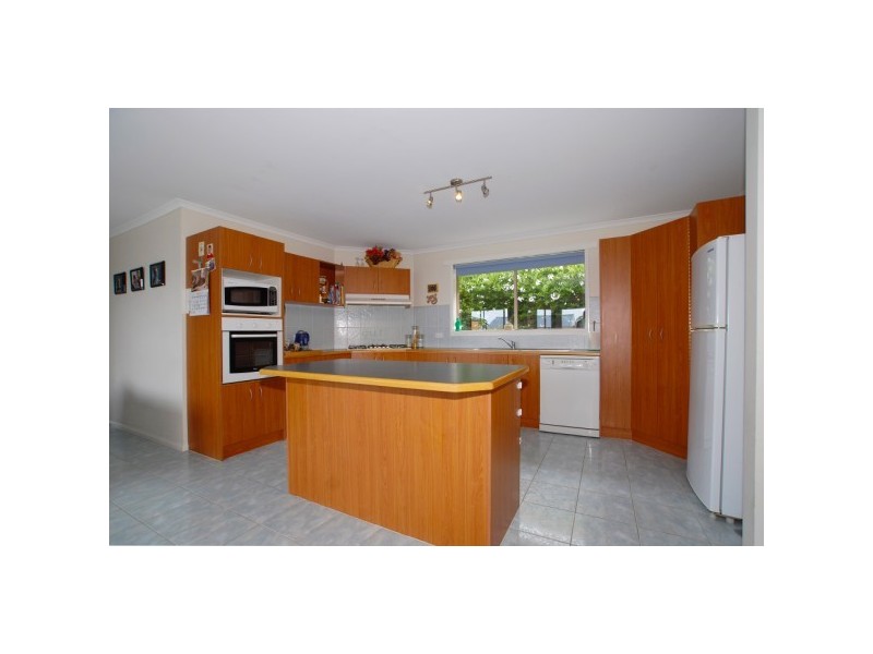 17 Postregna Way, Skye VIC 3977