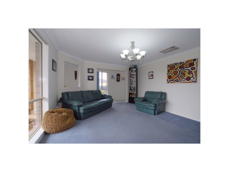 17 Postregna Way, Skye VIC 3977