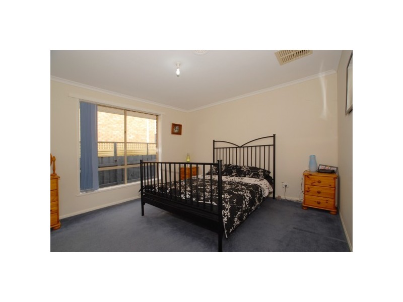 17 Postregna Way, Skye VIC 3977