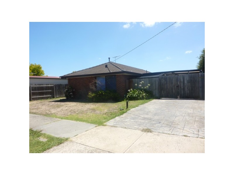 19 Paras Drive, Carrum Downs VIC 3201