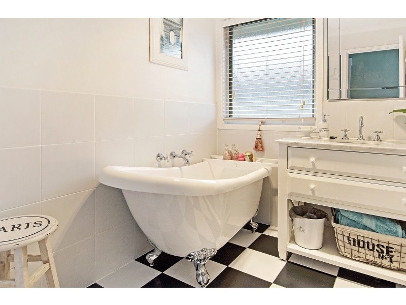 11 Broderick Road, Carrum Downs VIC 3201