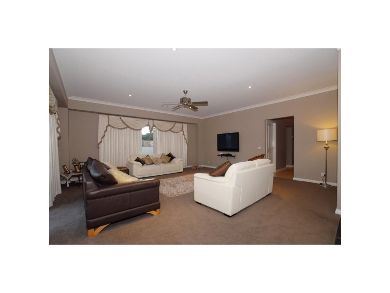 9 Wood Duck Court, Langwarrin VIC 3910