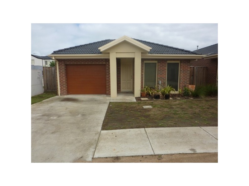 4/32 Lats Avenue, Carrum Downs VIC 3201