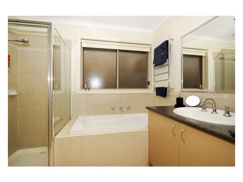 19/17 Coco Parade, Skye VIC 3977