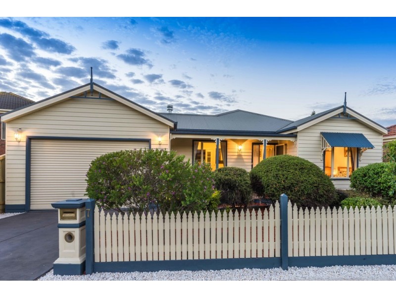 7 Carmela Way, Carrum Downs VIC 3201