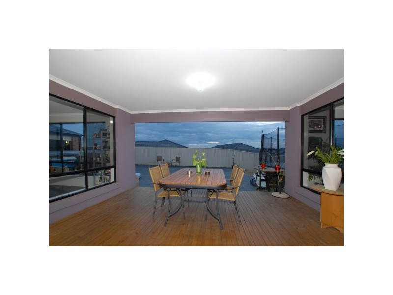 18 EmmerGreen Retreat, Cranbourne VIC 3977