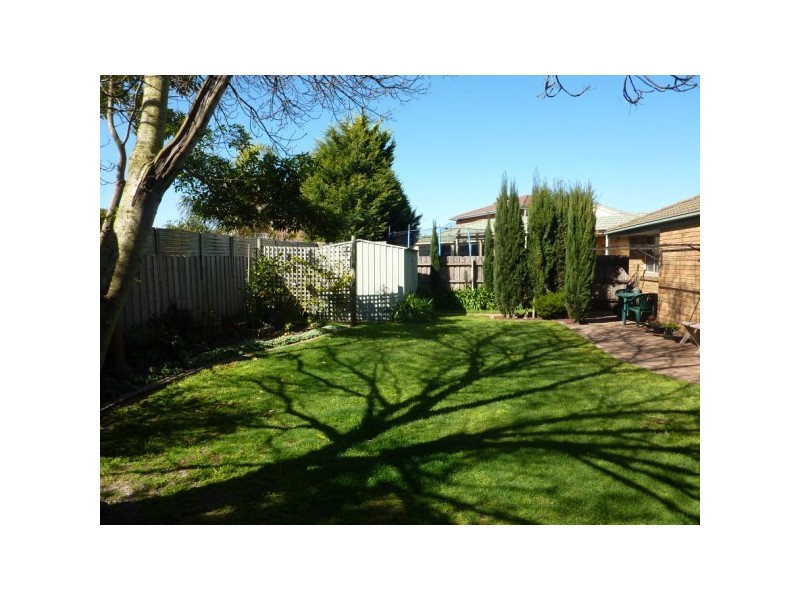 11 Streeton Court, Skye VIC 3977