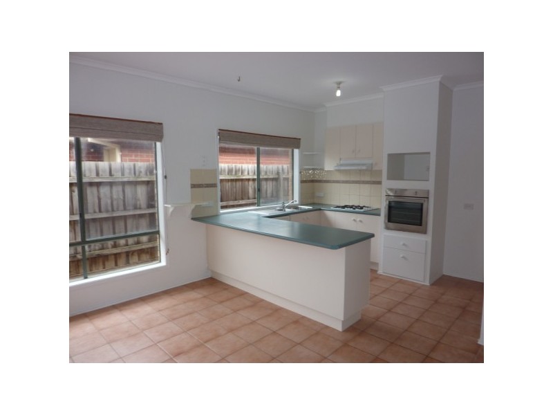 16 Rocklea Crescent, Skye VIC 3977