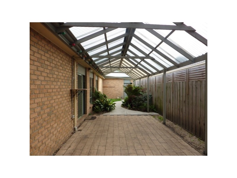 16 Rocklea Crescent, Skye VIC 3977