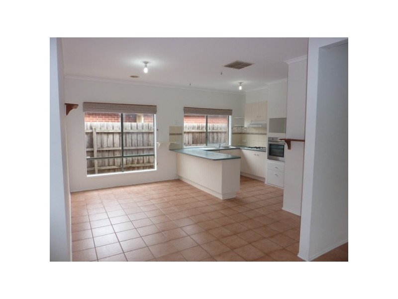 16 Rocklea Crescent, Skye VIC 3977
