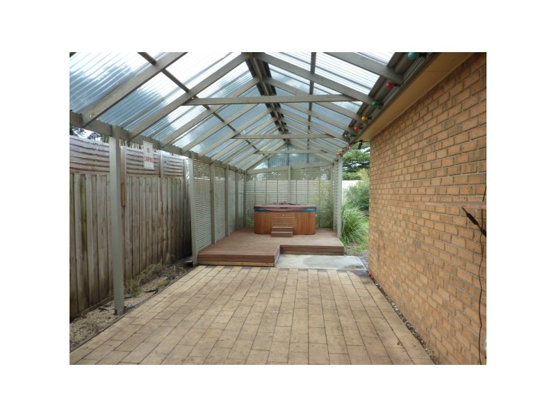 16 Rocklea Crescent, Skye VIC 3977