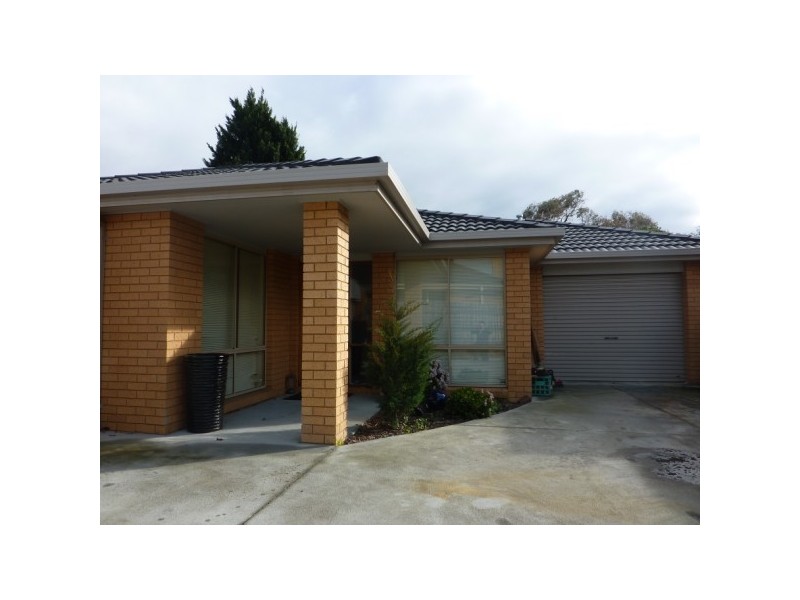 2/1 Ti-Tree Crescent, Seaford VIC 3198