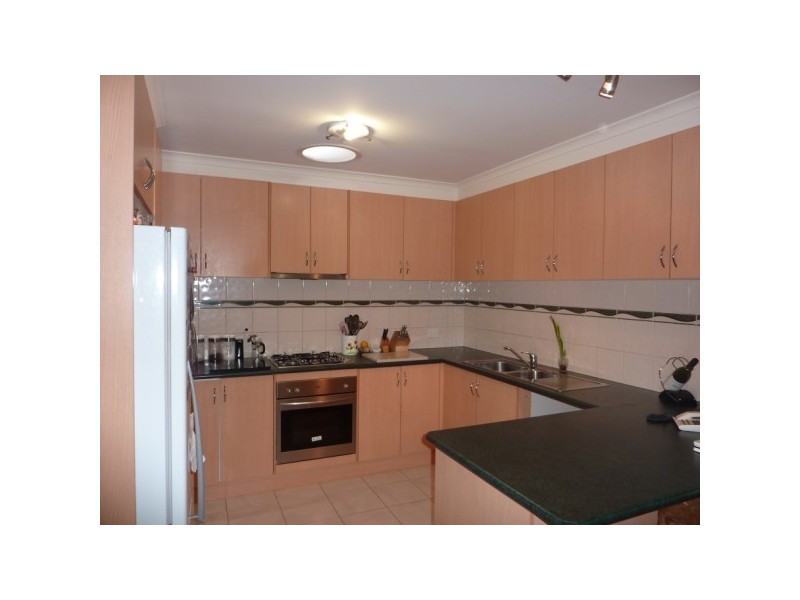 2/1 Ti-Tree Crescent, Seaford VIC 3198