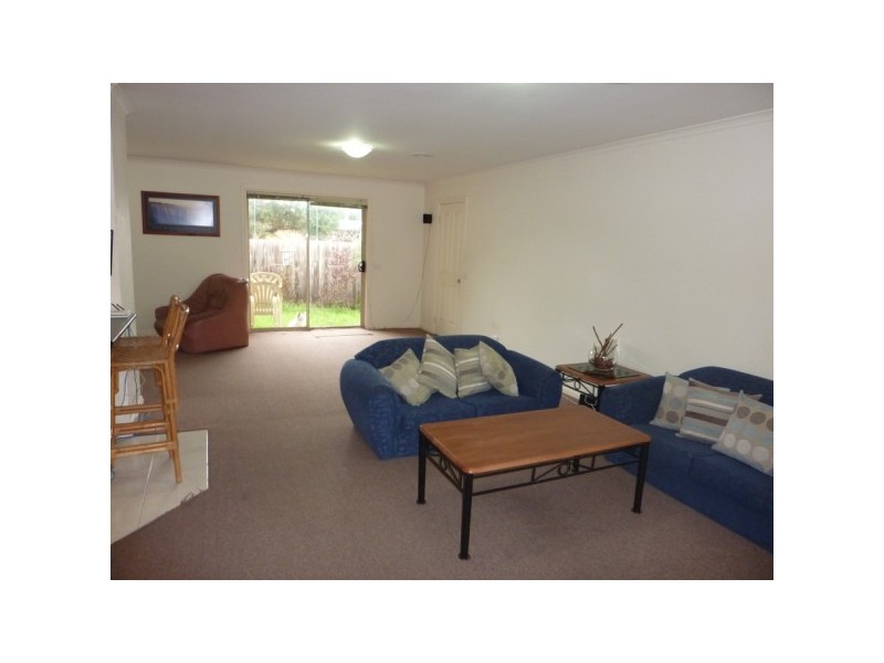 2/1 Ti-Tree Crescent, Seaford VIC 3198