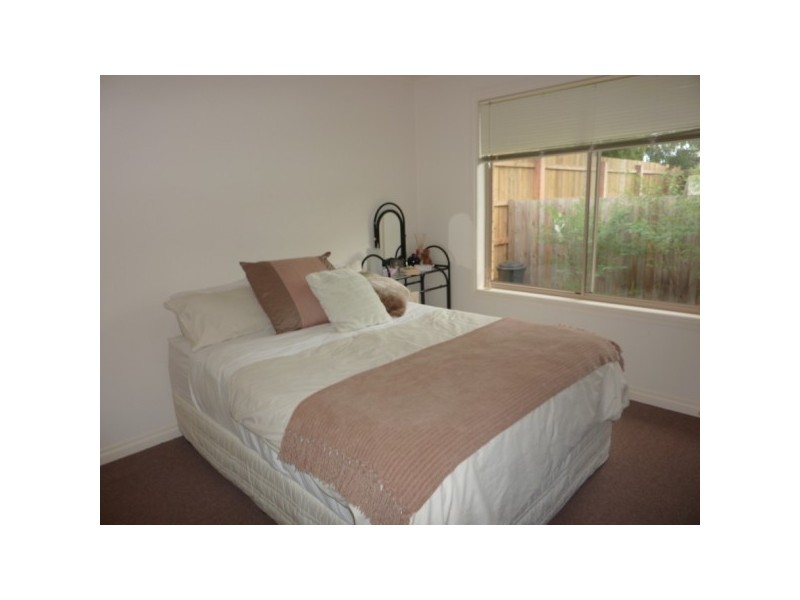 2/1 Ti-Tree Crescent, Seaford VIC 3198