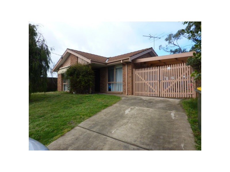 10 Calwell Court, Skye VIC 3977