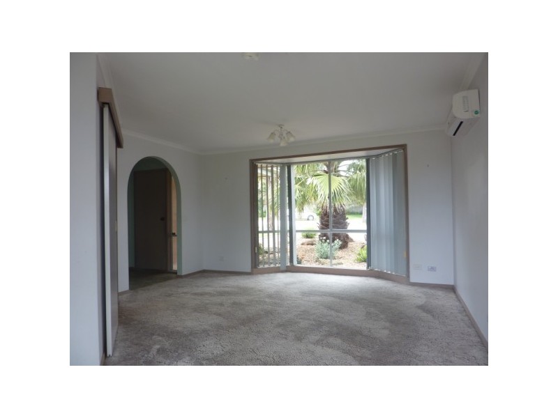 2 Tandarra Court, Carrum Downs VIC 3201