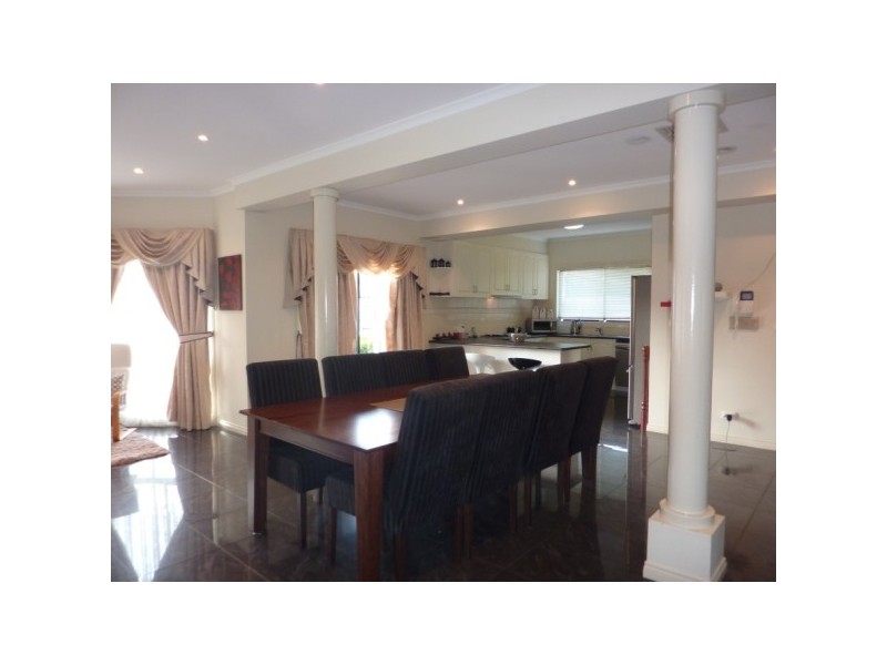 54 Delatite Way, Skye VIC 3977