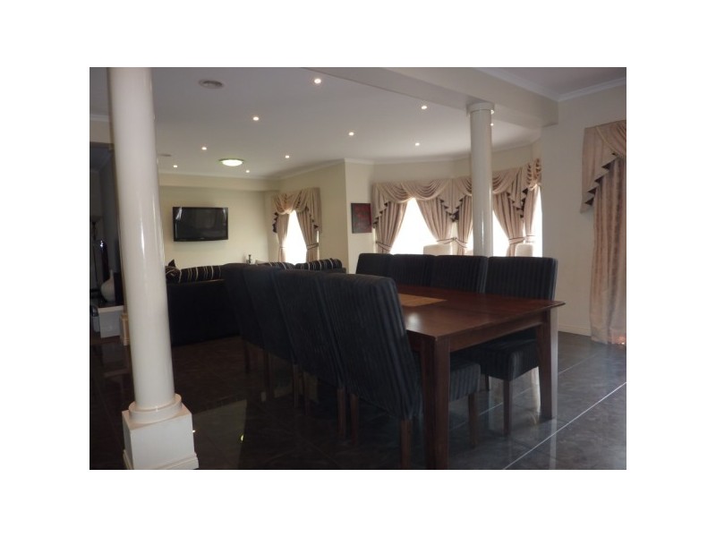 54 Delatite Way, Skye VIC 3977