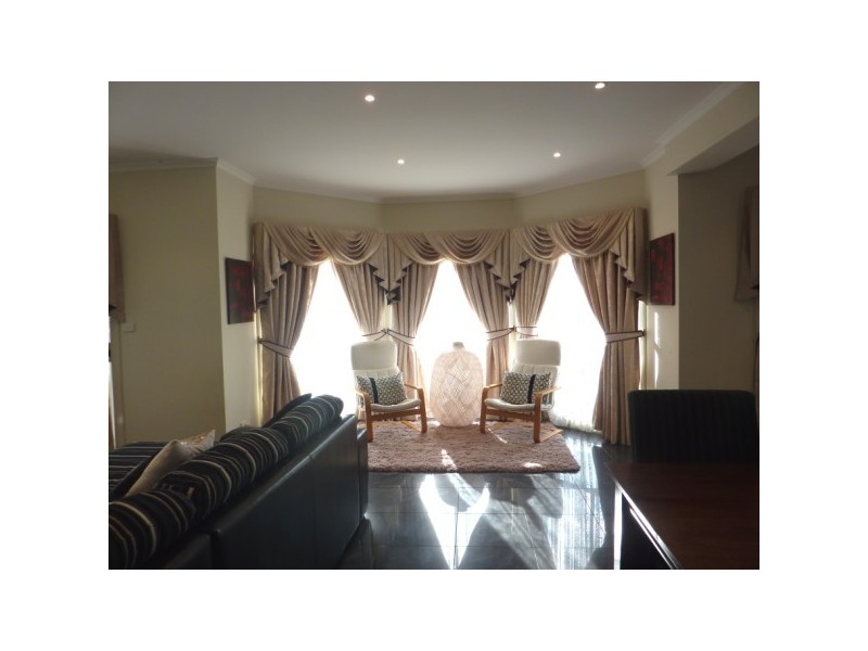 54 Delatite Way, Skye VIC 3977