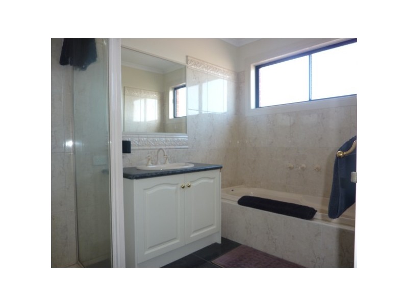 54 Delatite Way, Skye VIC 3977