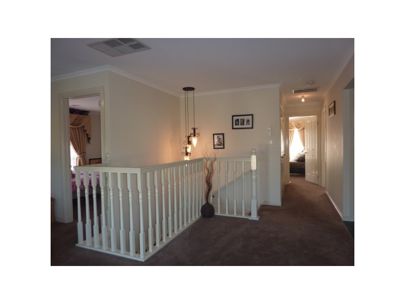 54 Delatite Way, Skye VIC 3977