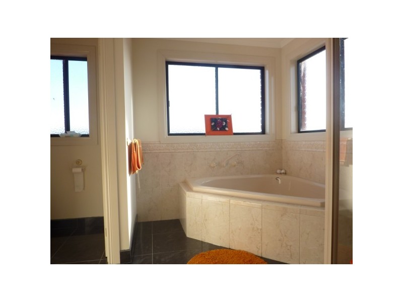 54 Delatite Way, Skye VIC 3977