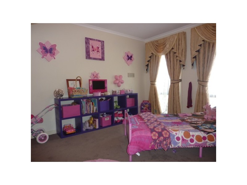 54 Delatite Way, Skye VIC 3977