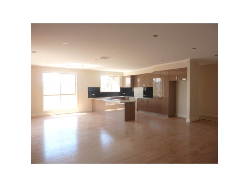 71 Diamond Parade, Skye VIC 3977