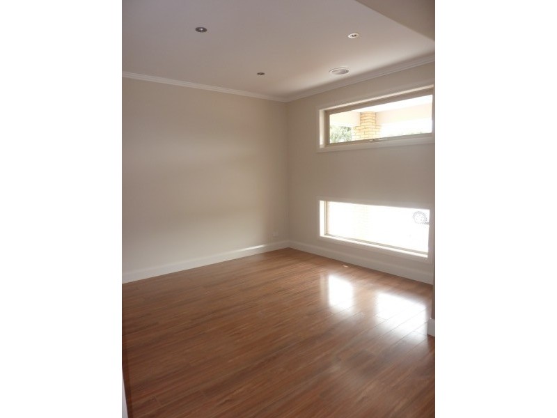 71 Diamond Parade, Skye VIC 3977