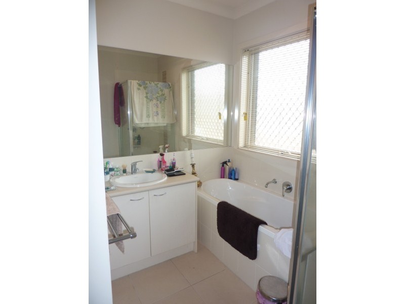 4/75 Clifton Park Drive, Carrum Downs VIC 3201