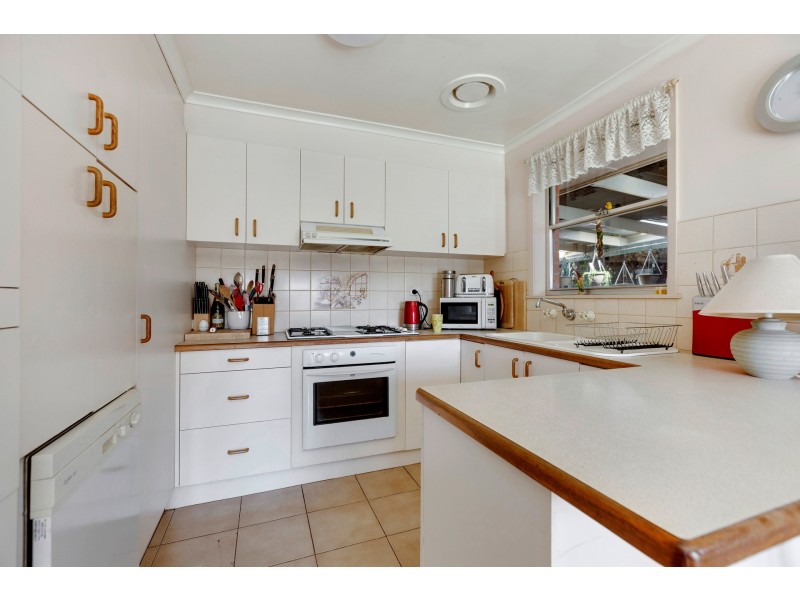 24 Wirilda Crescent, Frankston North VIC 3200