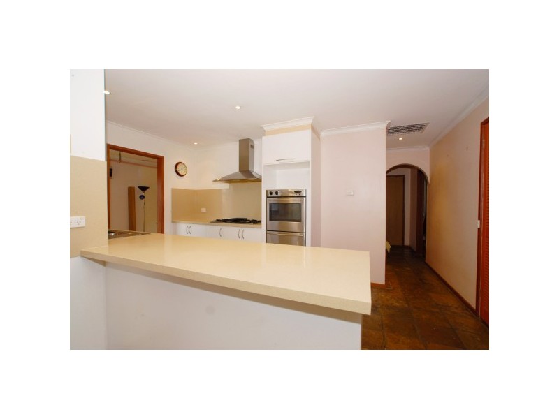 8 Paras Drive, Carrum Downs VIC 3201