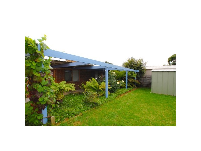 8 Paras Drive, Carrum Downs VIC 3201