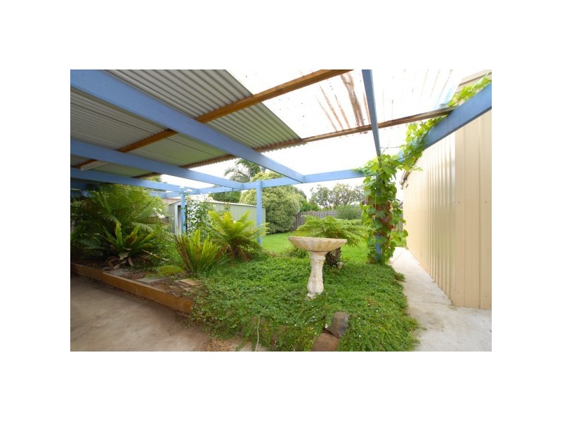 8 Paras Drive, Carrum Downs VIC 3201