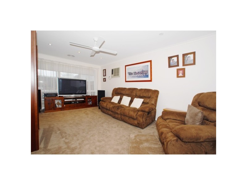 8 Gamble Road, Carrum Downs VIC 3201