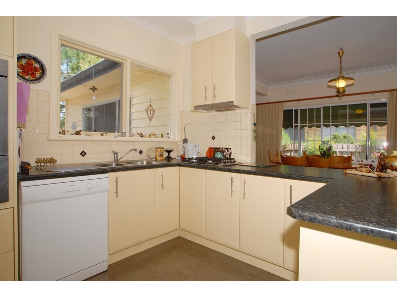 8 Lindsay Street, Beaumaris VIC 3193