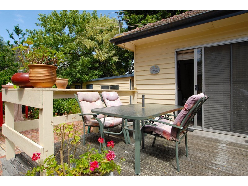 8 Lindsay Street, Beaumaris VIC 3193