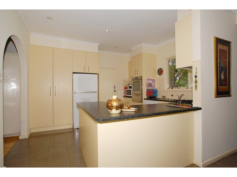 8 Lindsay Street, Beaumaris VIC 3193