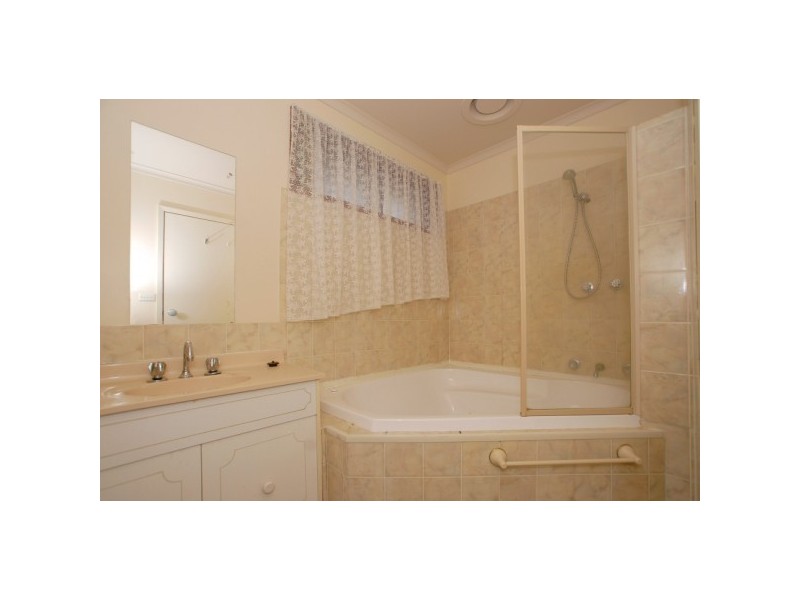 14 Whitewood Street, Frankston North VIC 3200