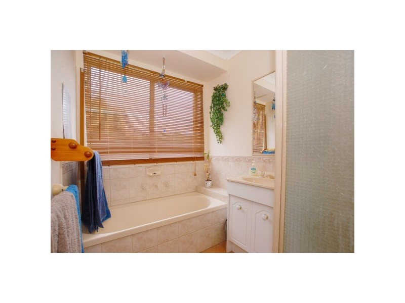 4 Turnstone Court, Carrum Downs VIC 3201