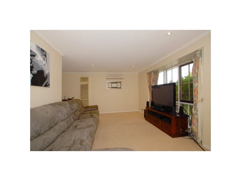 3 Hutchins Way, Skye VIC 3977