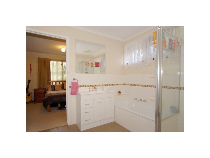 3 Hutchins Way, Skye VIC 3977